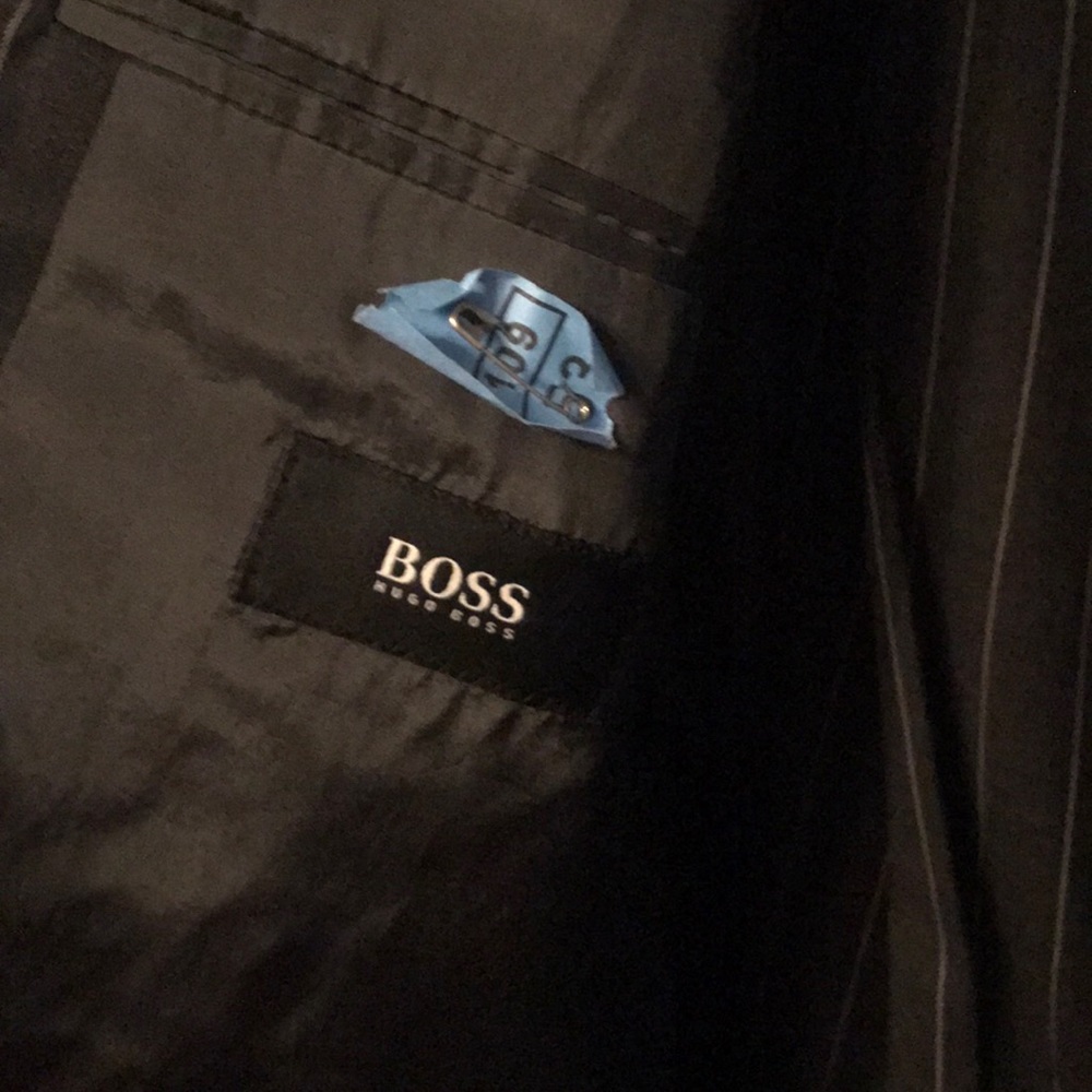 Hugo Boss - Picture 3 of 8